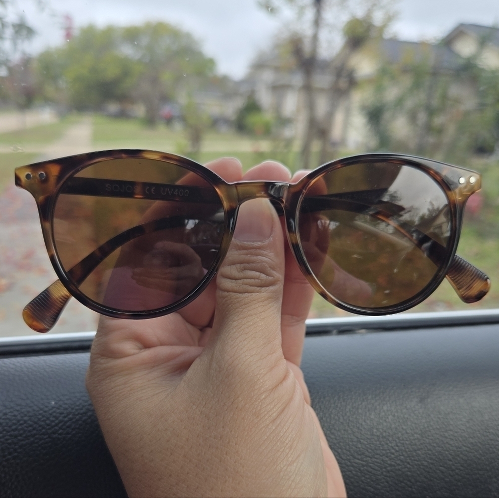 Sojos Brown Tortoise Color Sunglasses Round Lenses Good Condition